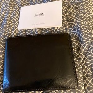 Coach wallet! Good condition